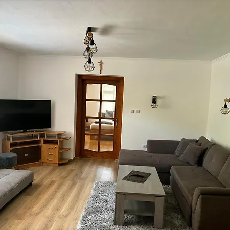 Pobytovy Domcek Studnicna Komjatná