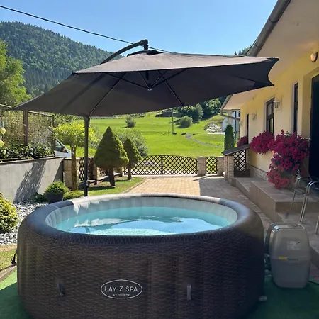 Pobytový Domček Studničná Сasa de vacaciones Komjatná